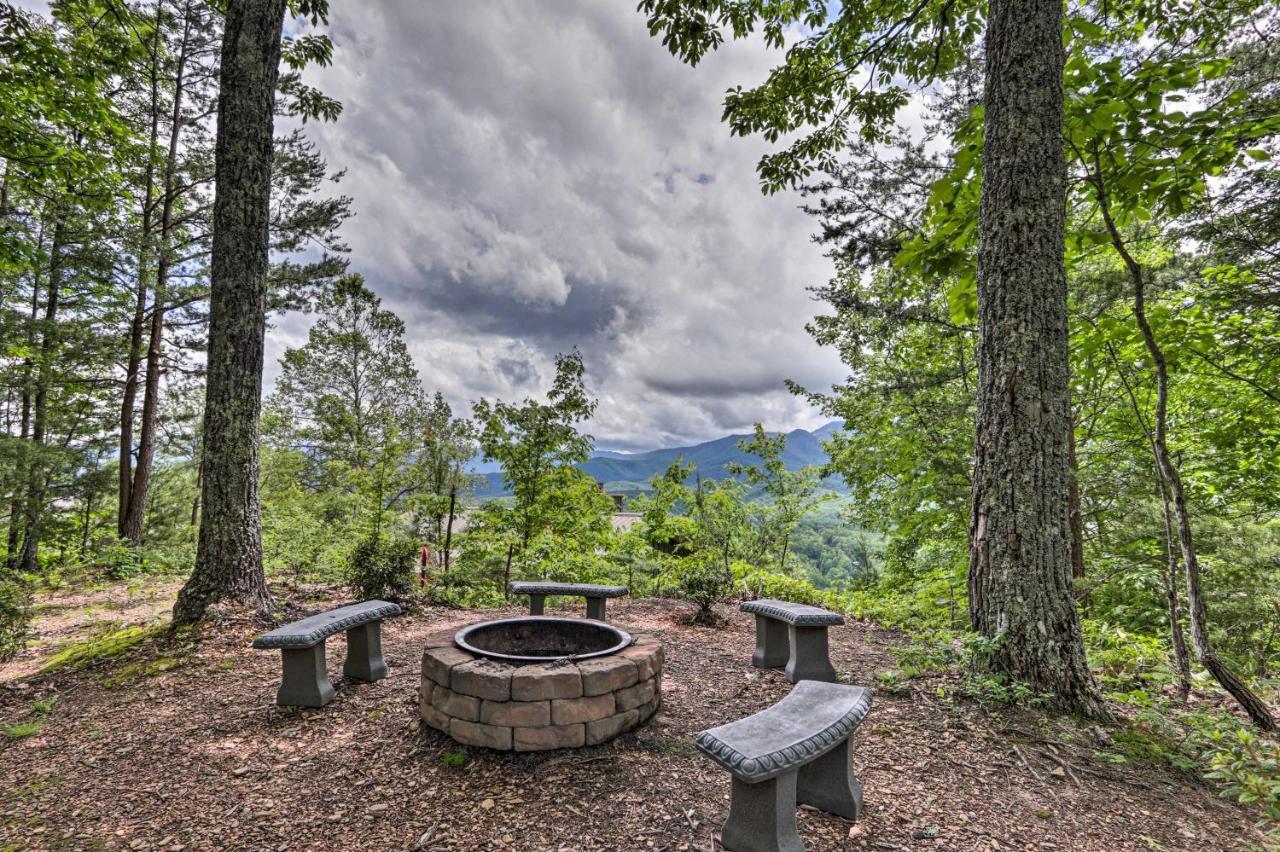 Gatlinburg Escape With Hot Tub, Deck And Mtn View Vila Exterior foto